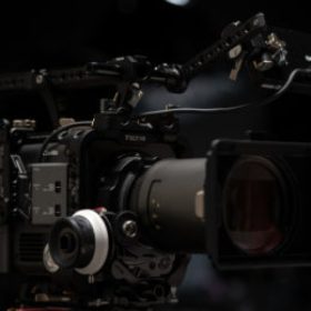 Giá đỡ vai camera Tilta – Đen