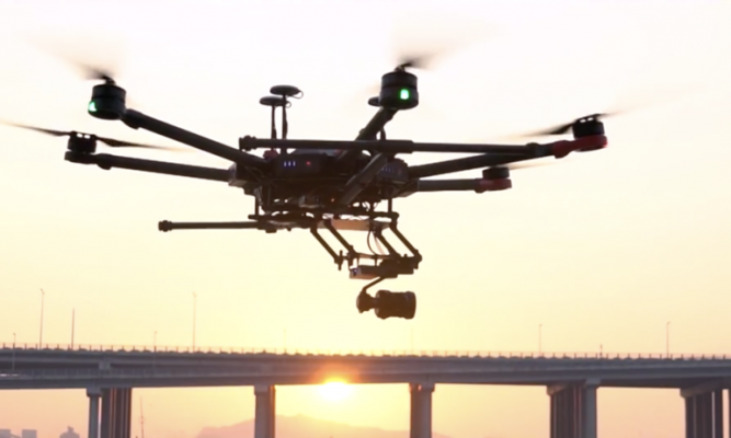 DJI Matrice 600 chịu được trọng tải 6kg