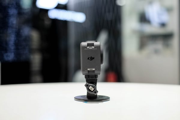 Mặt bên của DJI Osmo Action 3